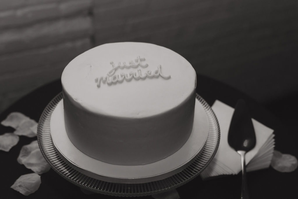 Small cake with just married written on it